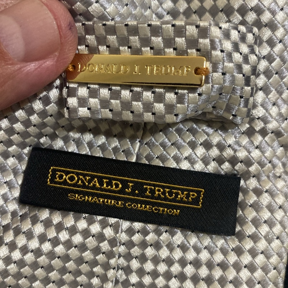 🇺🇸🇺🇸🇺🇸🇺🇸Trump tie all silk perfect conditions👀👀👀👀